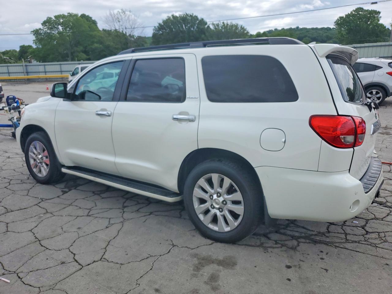 2014 TOYOTA SEQUOIA PLATINUM photo 2