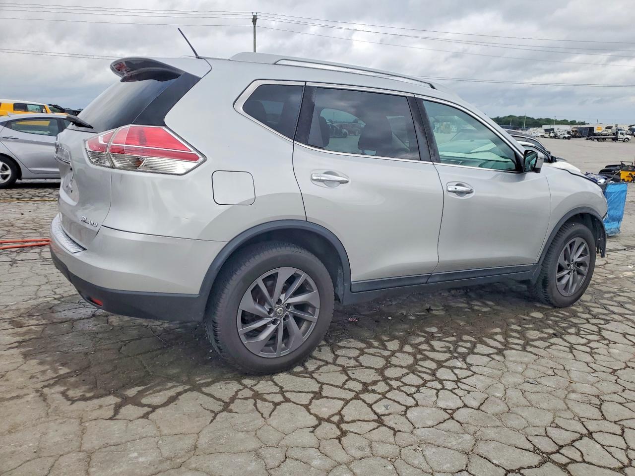 2016 NISSAN ROGUE SL photo 5