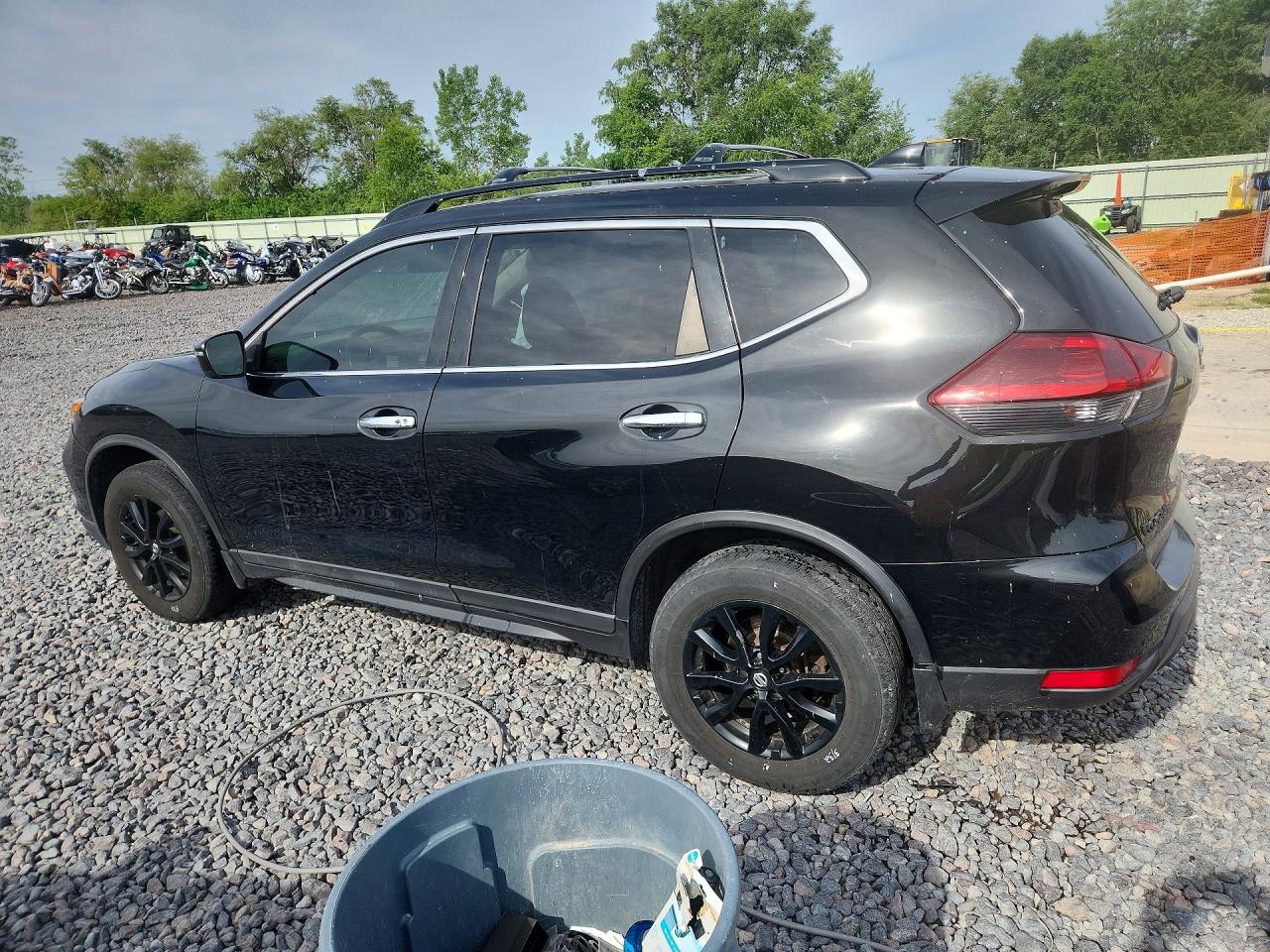 2018 NISSAN ROGUE SV photo 4