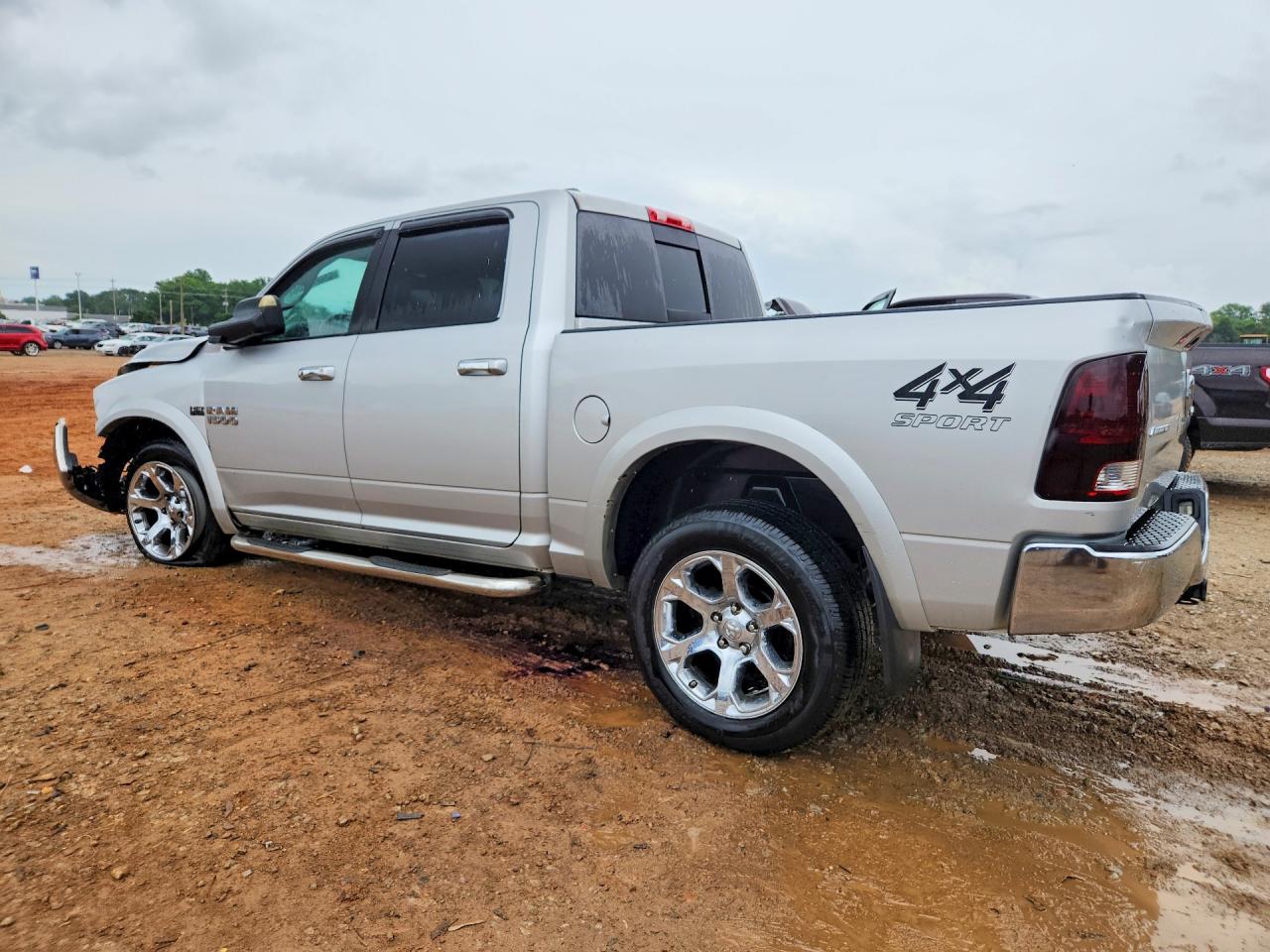 2014 RAM 1500 SLT photo 3