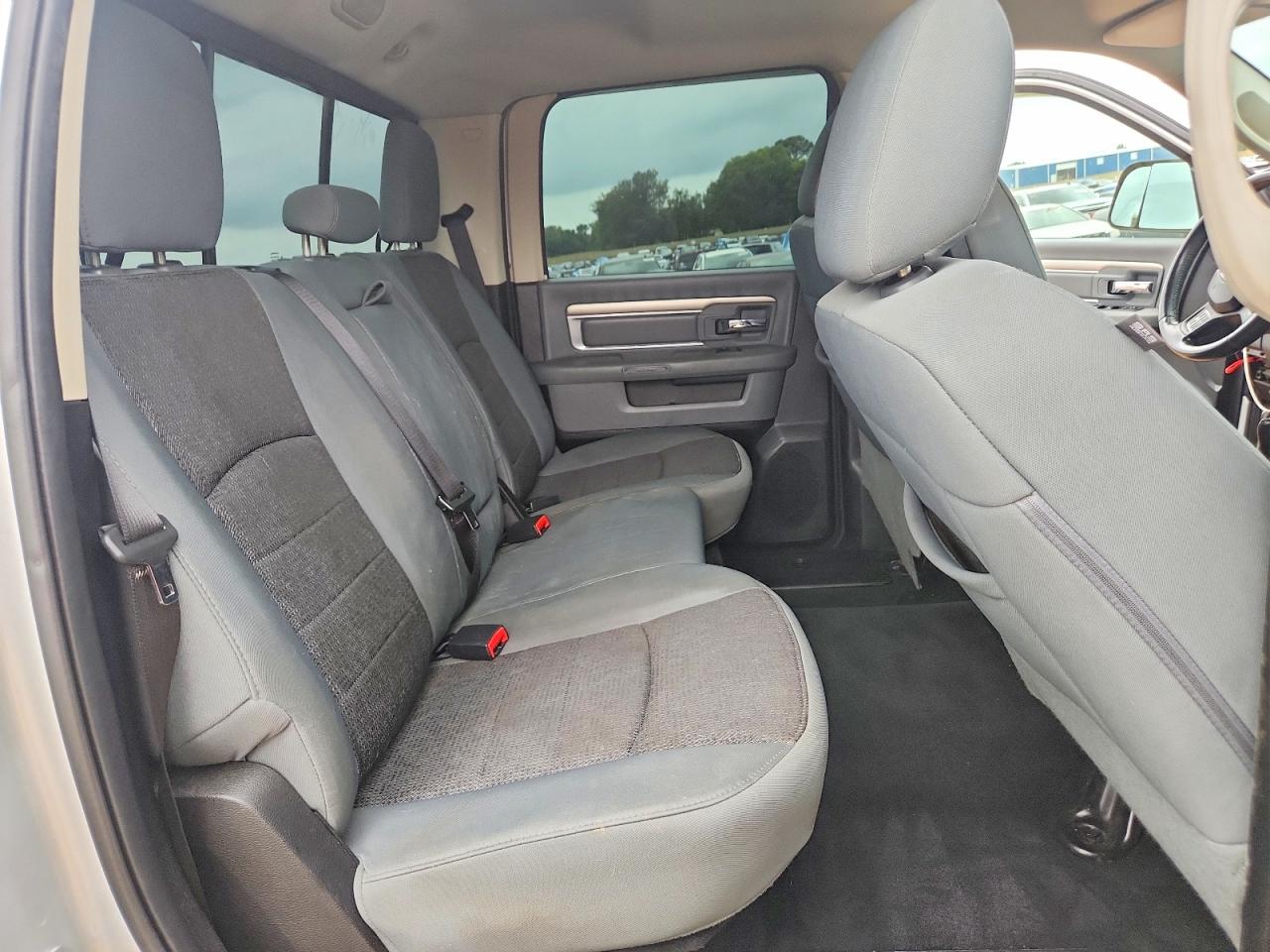 2014 RAM 1500 SLT photo 19