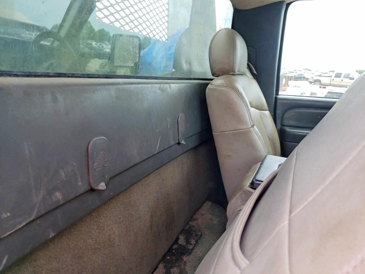 2005 CHEVROLET SILVERADO C1500 photo 19