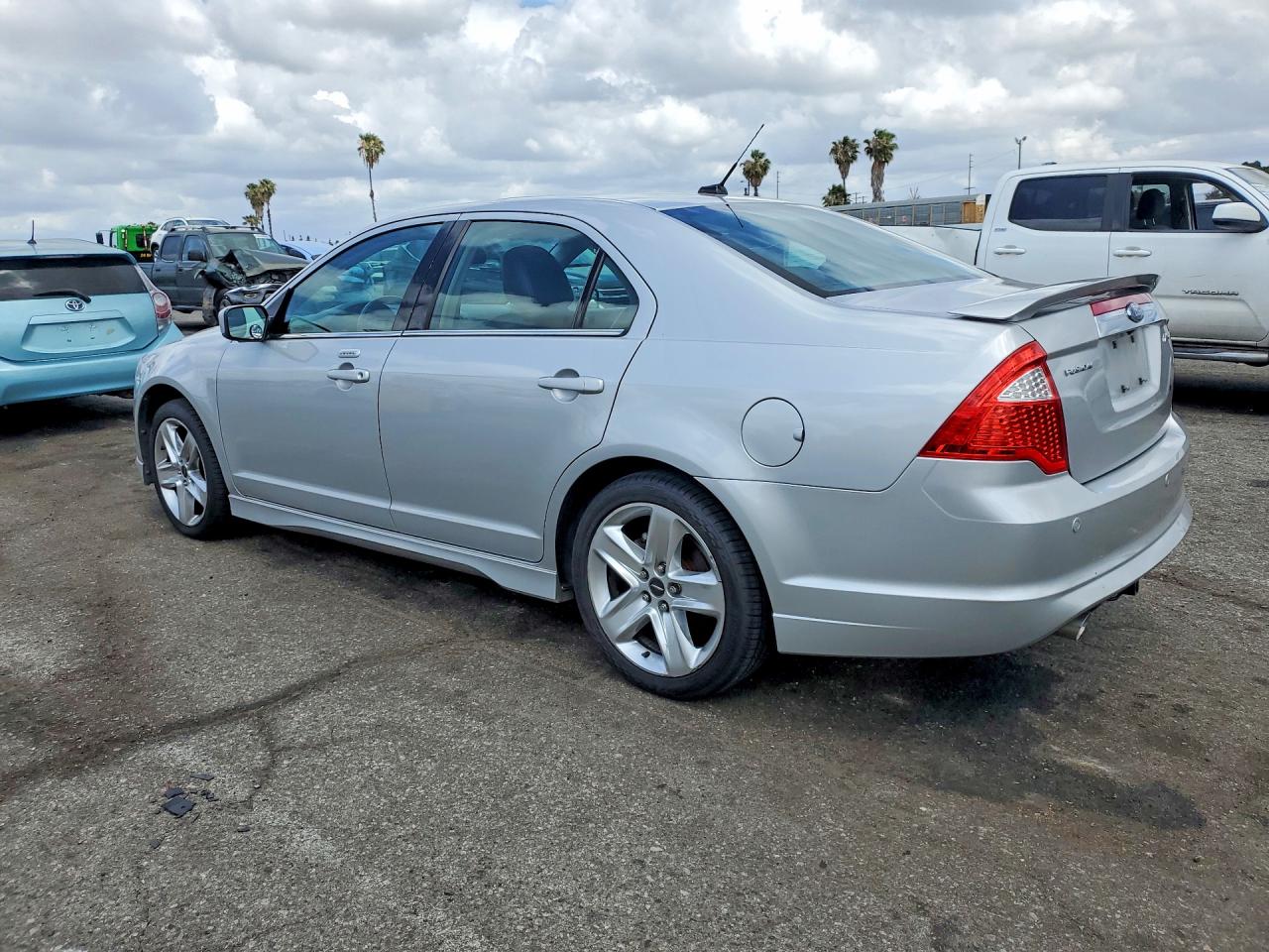 2010 FORD FUSION SPORT photo 2