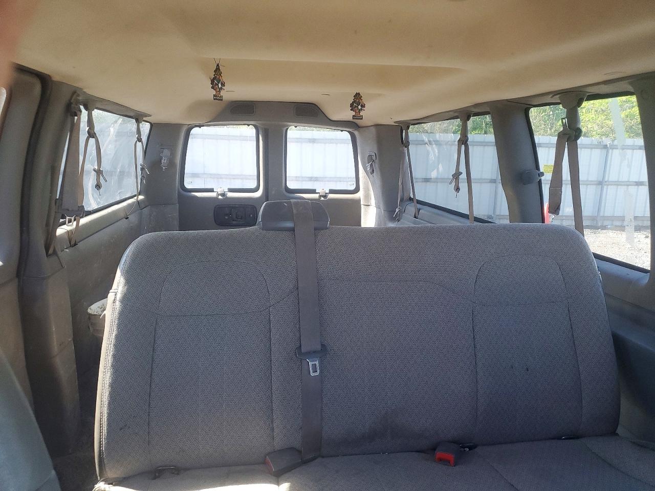 2017 CHEVROLET EXPRESS G3500 LT photo 10