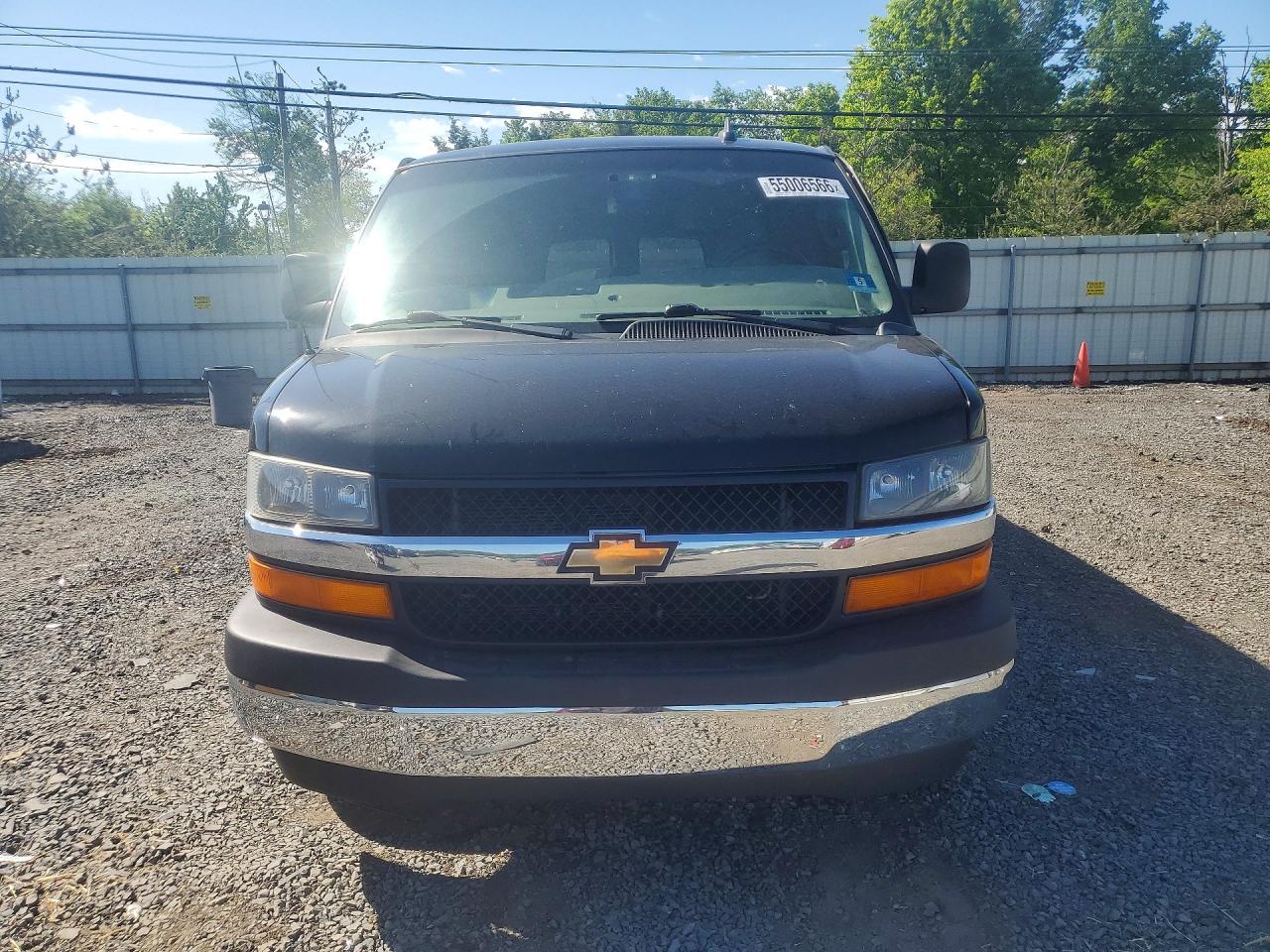 2017 CHEVROLET EXPRESS G3500 LT photo 5