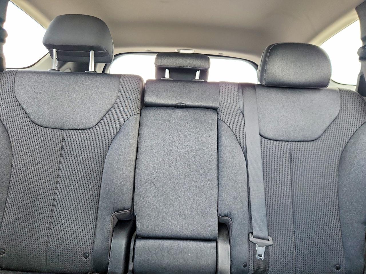 2019 HYUNDAI SANTA FE SE photo 19