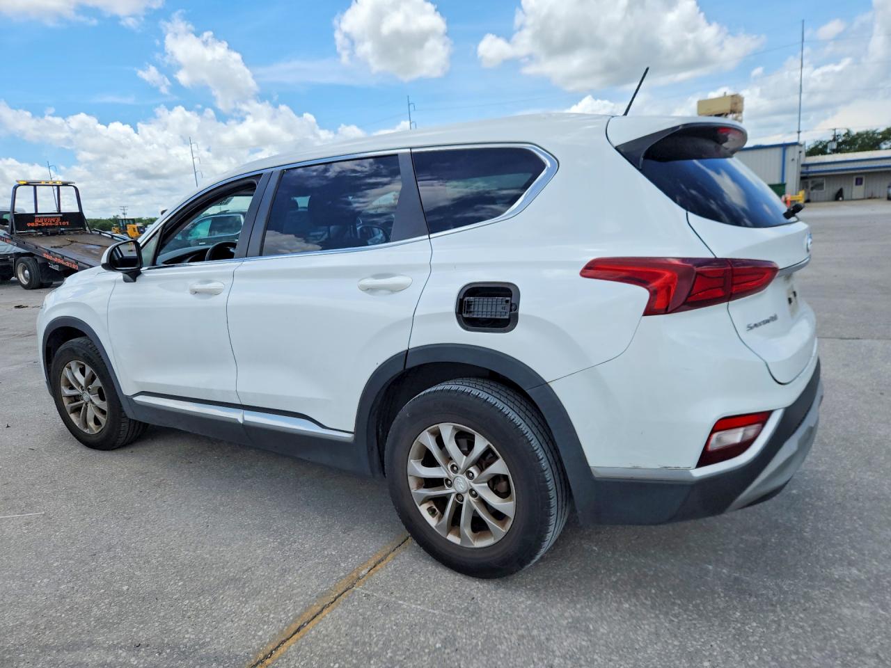2019 HYUNDAI SANTA FE SE photo 3