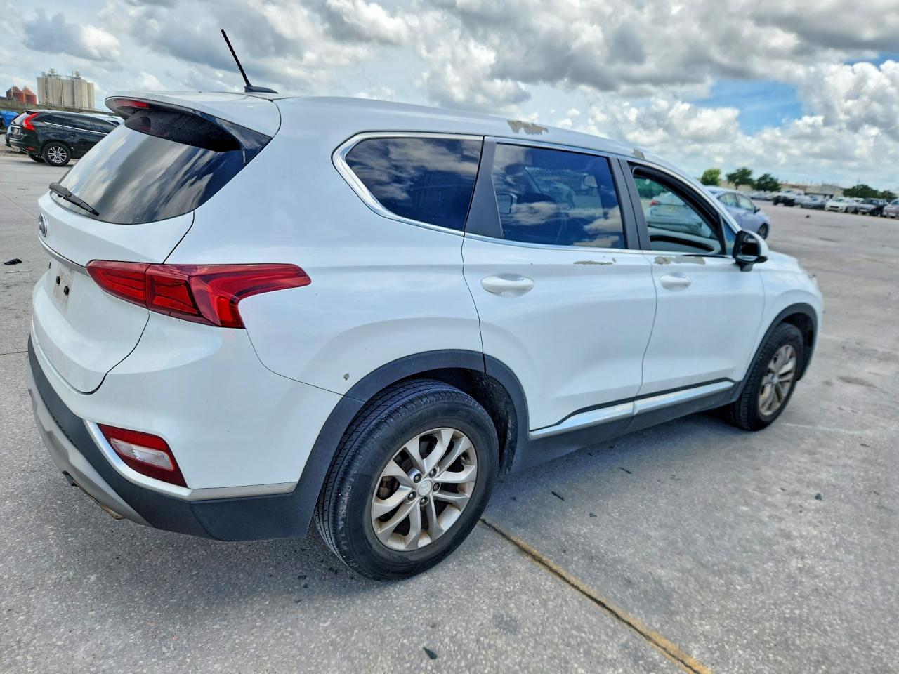 2019 HYUNDAI SANTA FE SE photo 5