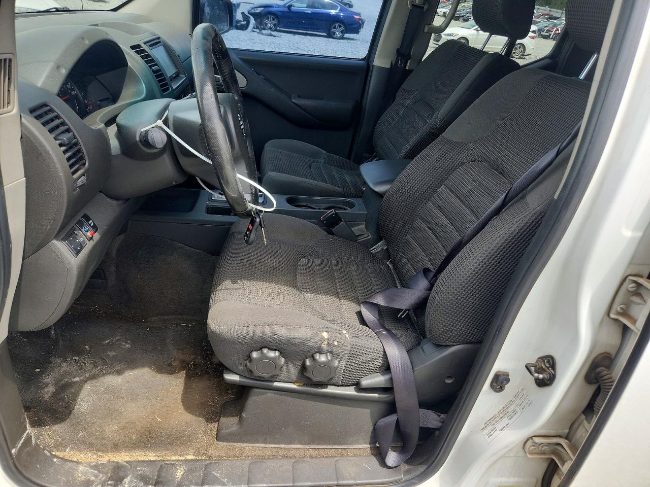2005 NISSAN FRONTIER SE photo 13