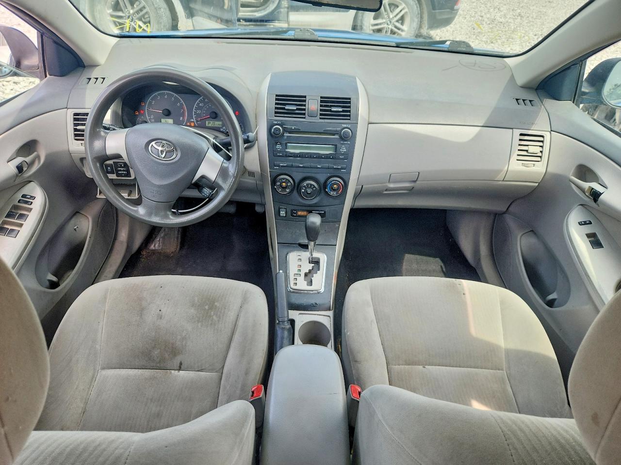 2010 TOYOTA COROLLA LE photo 22