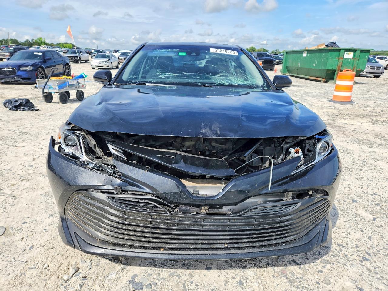 2018 TOYOTA CAMRY LE photo 5