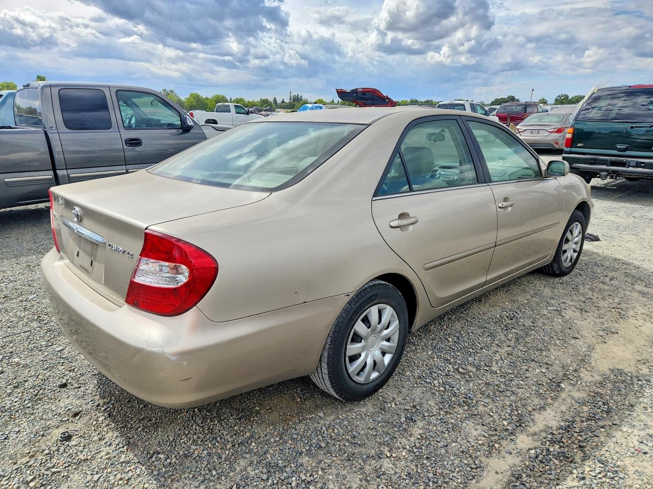 2002 TOYOTA CAMRY LE photo 7