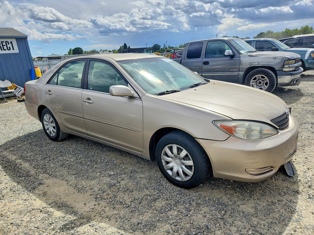 2002 TOYOTA CAMRY LE photo 10