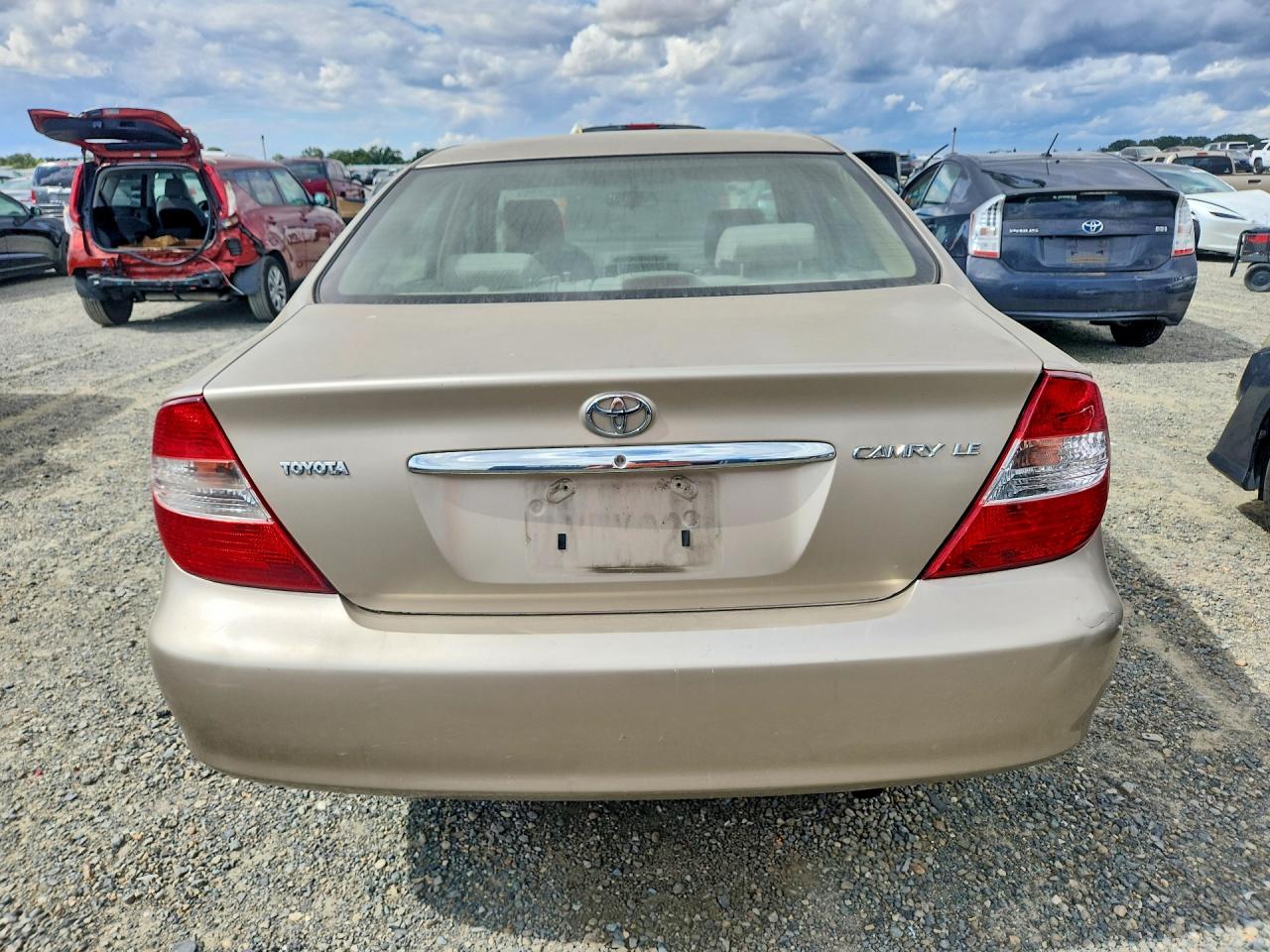 2002 TOYOTA CAMRY LE photo 16
