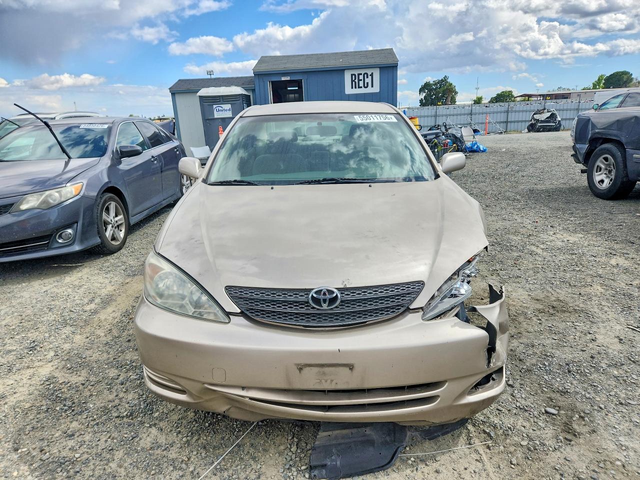 2002 TOYOTA CAMRY LE photo 13