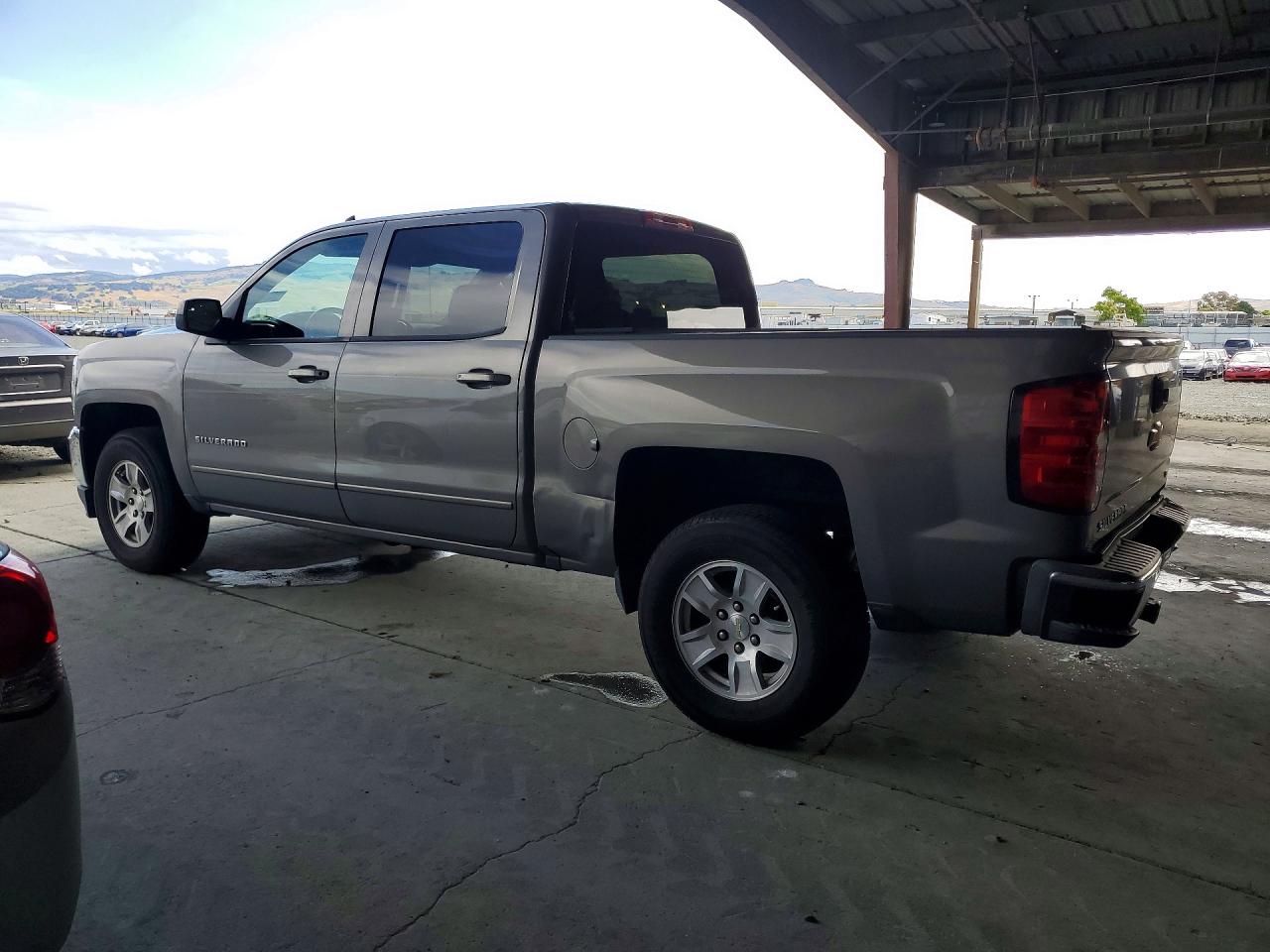 2017 CHEVROLET SILVERADO C1500 LT photo 2