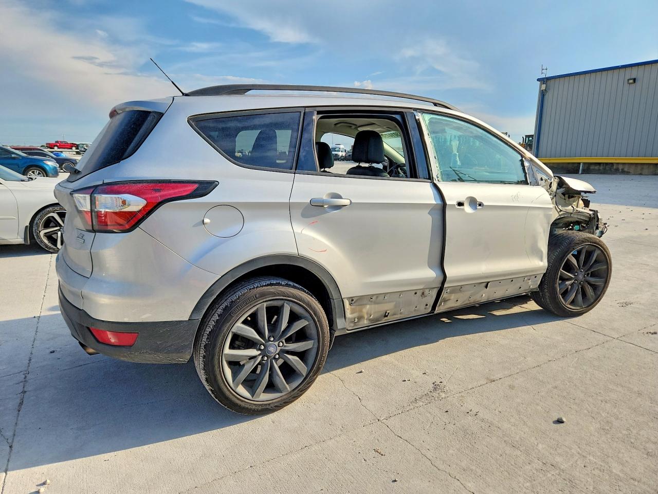 2017 FORD ESCAPE SE photo 5