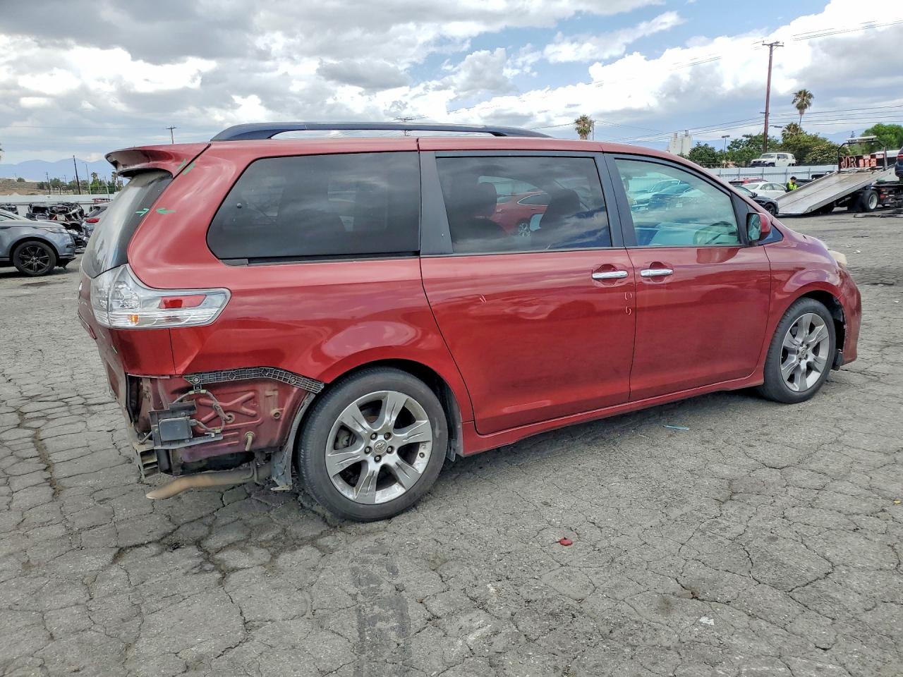 2013 TOYOTA SIENNA SPORT photo 7