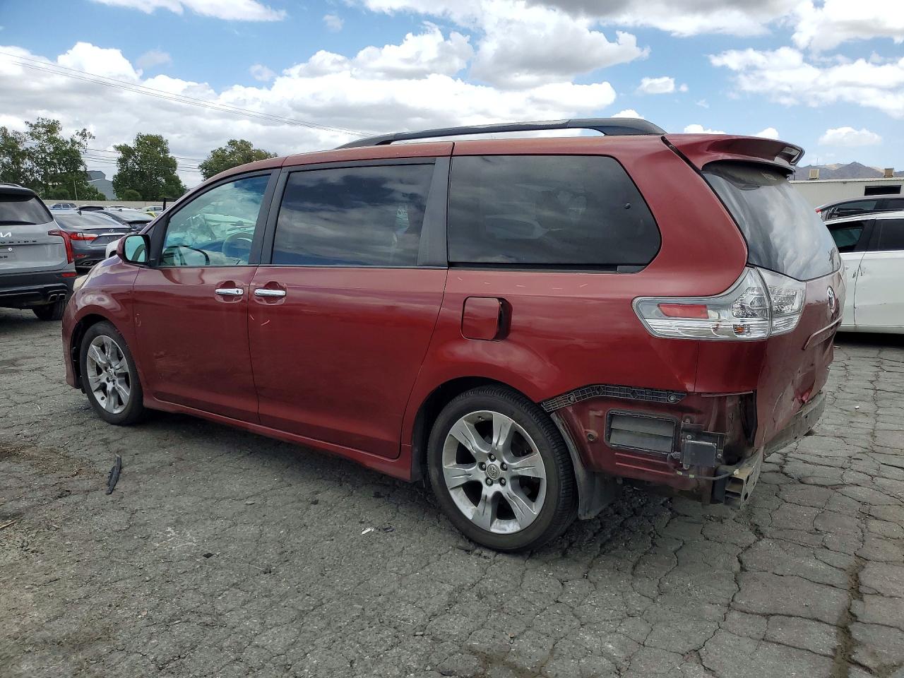 2013 TOYOTA SIENNA SPORT photo 4