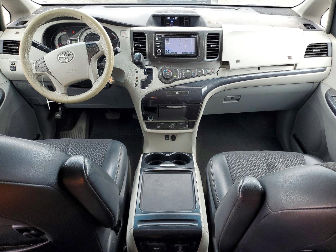 2013 TOYOTA SIENNA SPORT photo 22