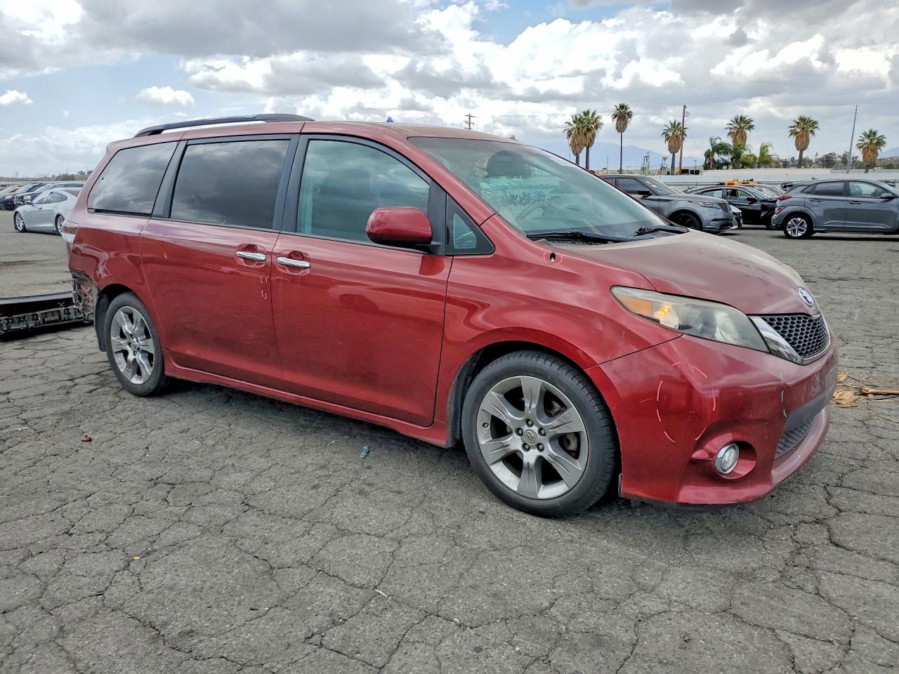 2013 TOYOTA SIENNA SPORT photo 10