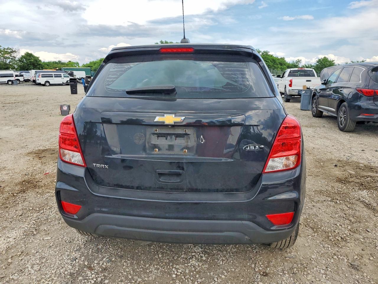 2017 CHEVROLET TRAX LS photo 16