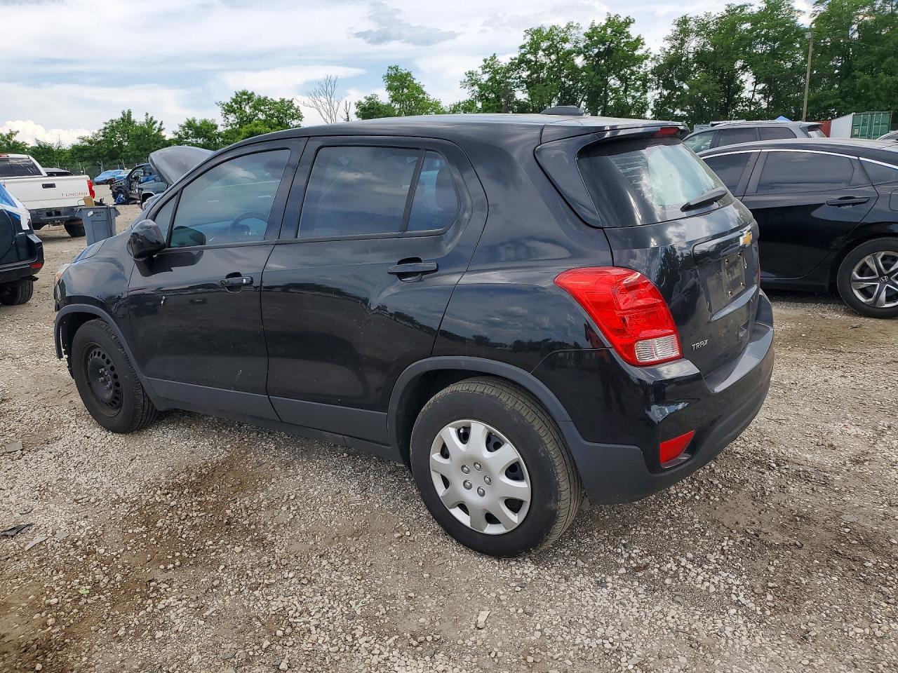 2017 CHEVROLET TRAX LS photo 4