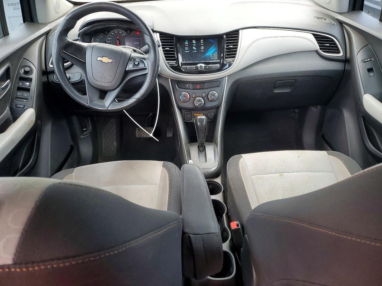 2017 CHEVROLET TRAX LS photo 22