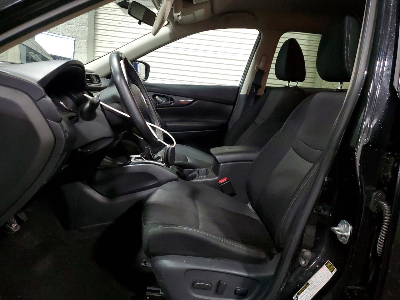 2018 NISSAN ROGUE SV photo 19