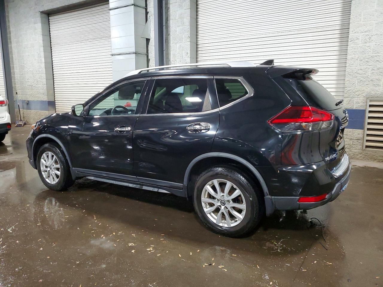 2018 NISSAN ROGUE SV photo 4