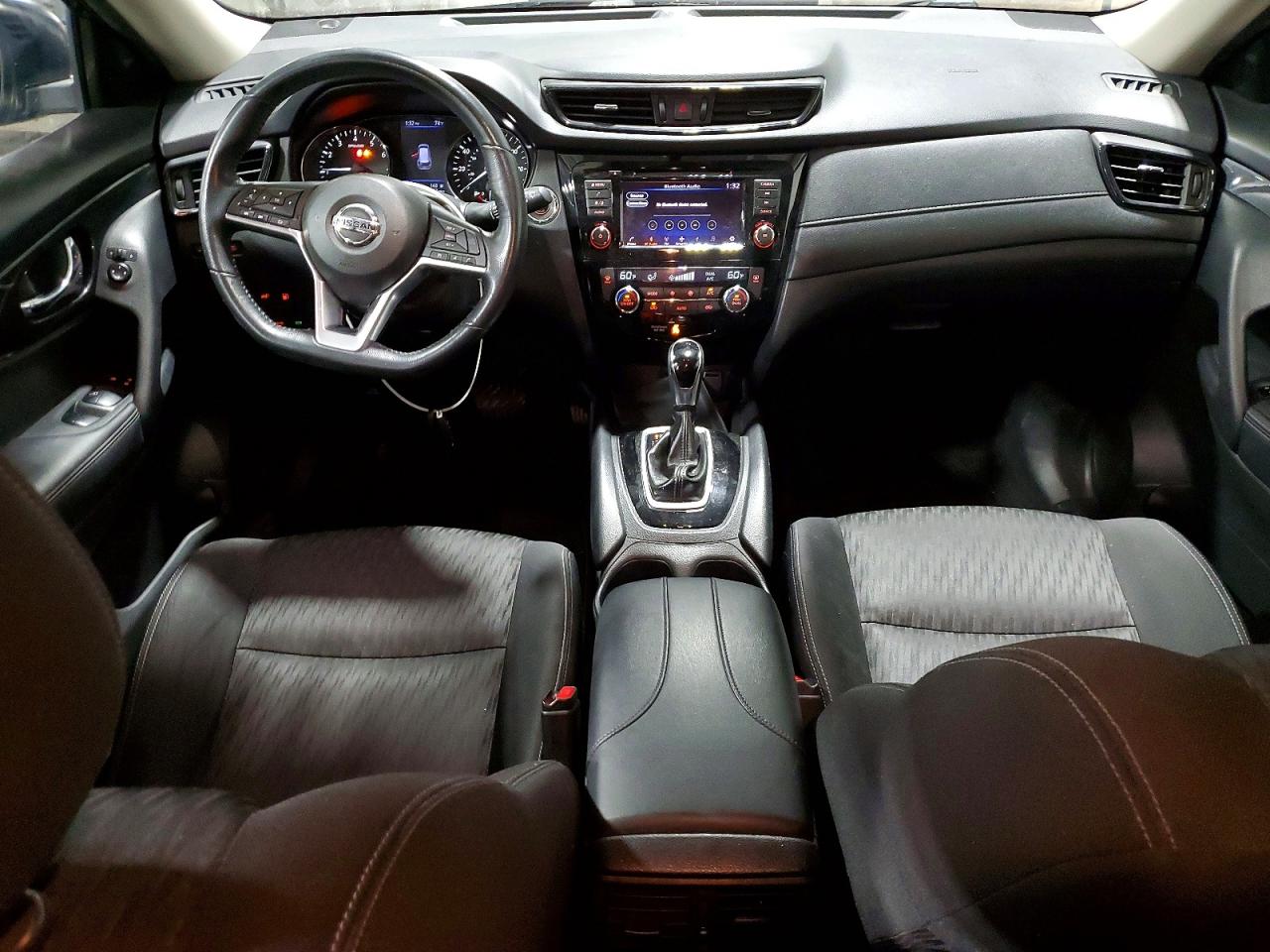 2018 NISSAN ROGUE SV photo 22