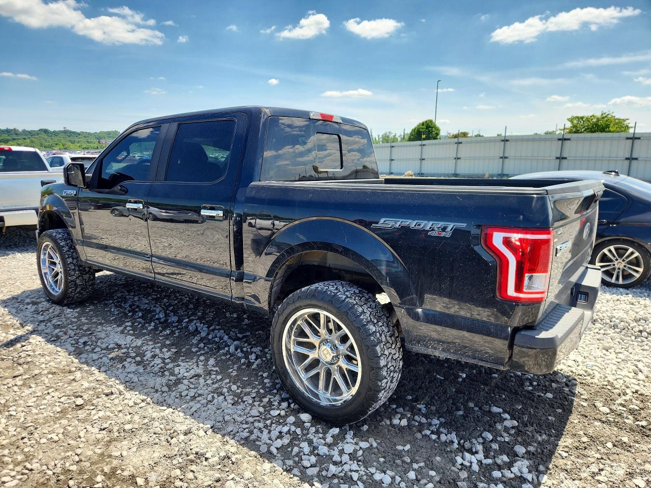 2015 FORD F150 SUPERCREW photo 2