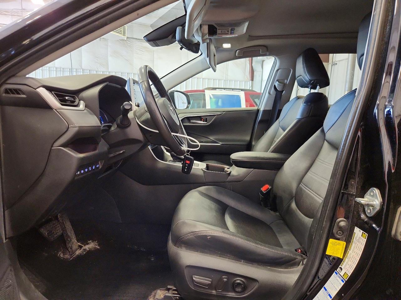 2022 TOYOTA RAV4 LIMITED photo 13