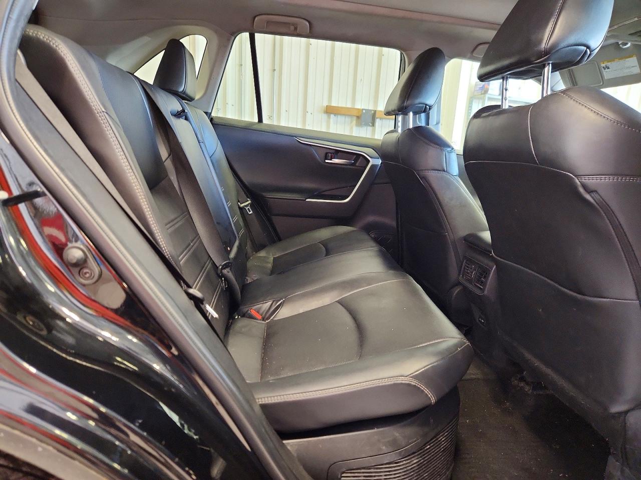2022 TOYOTA RAV4 LIMITED photo 19