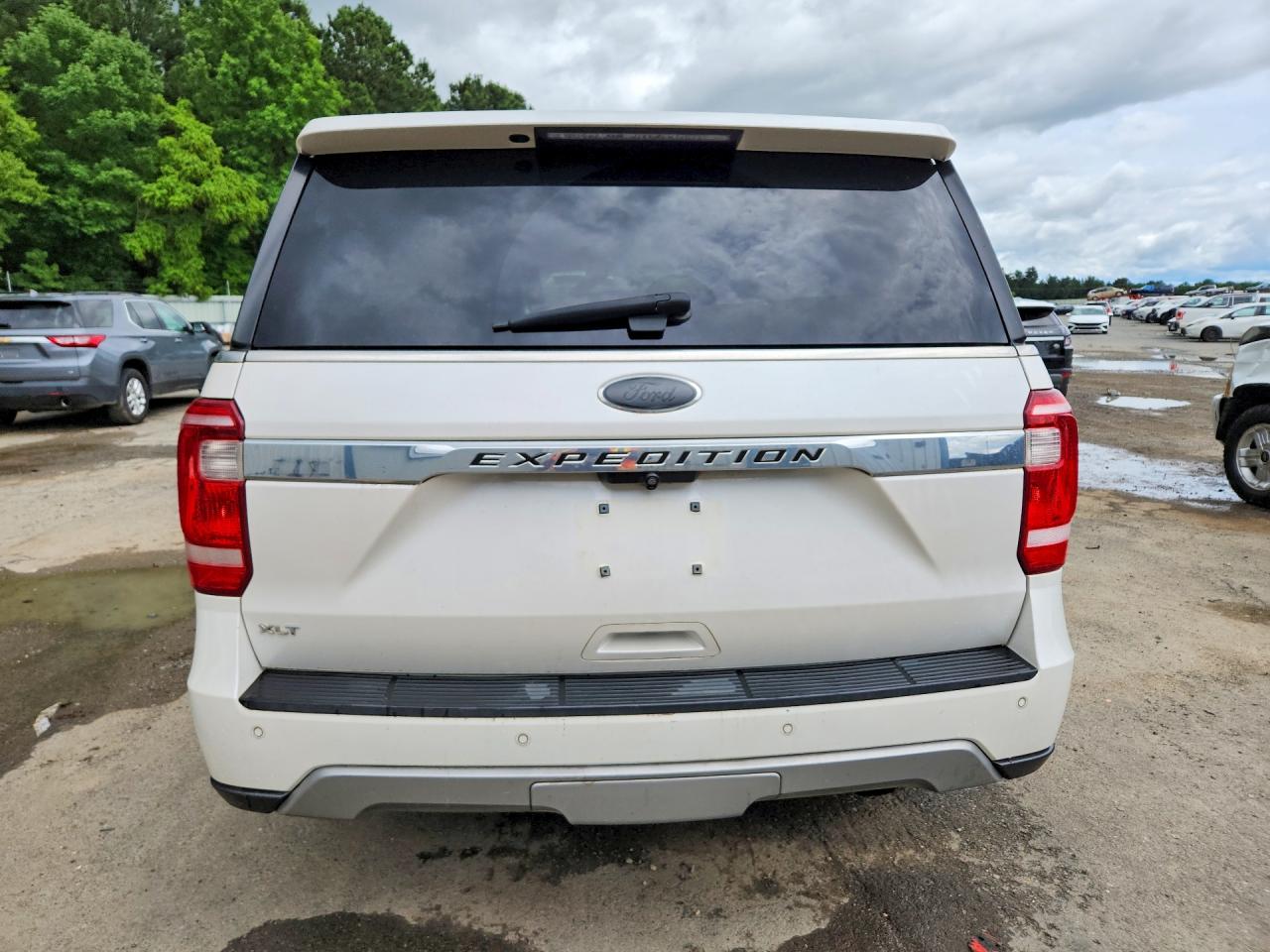 2018 FORD EXPEDITION XLT photo 6