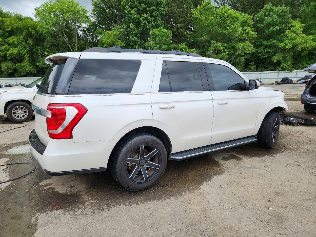 2018 FORD EXPEDITION XLT photo 3