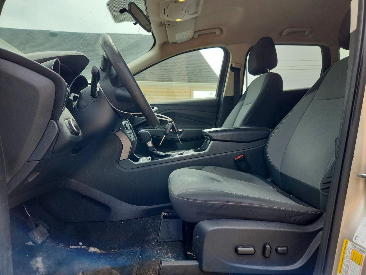 2017 FORD ESCAPE SE photo 19