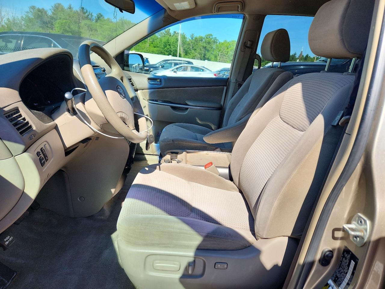 2006 TOYOTA SIENNA LE 7 PASSENGER photo 13