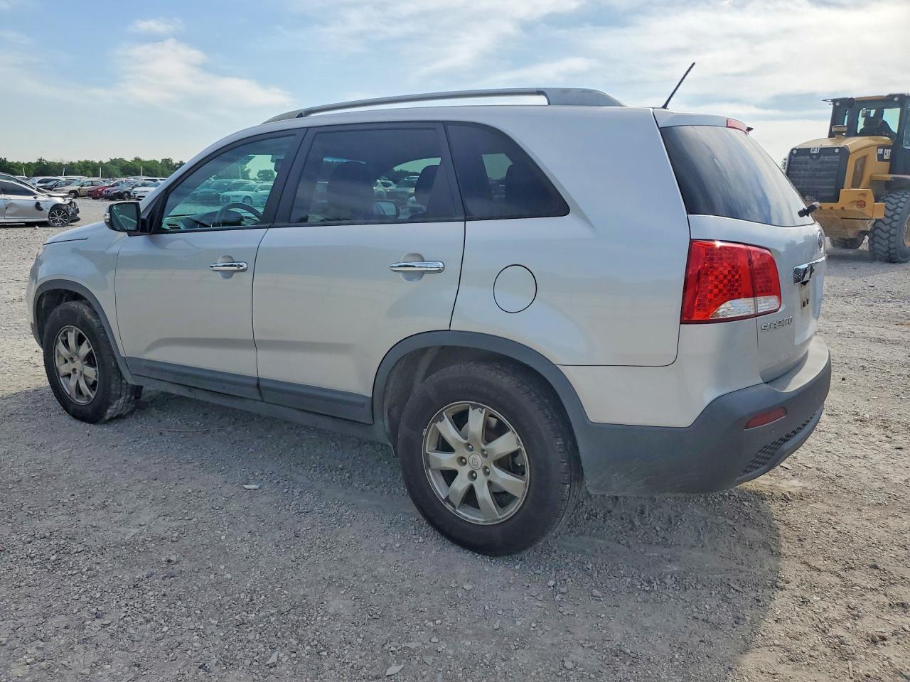 2011 KIA SORENTO LX photo 3