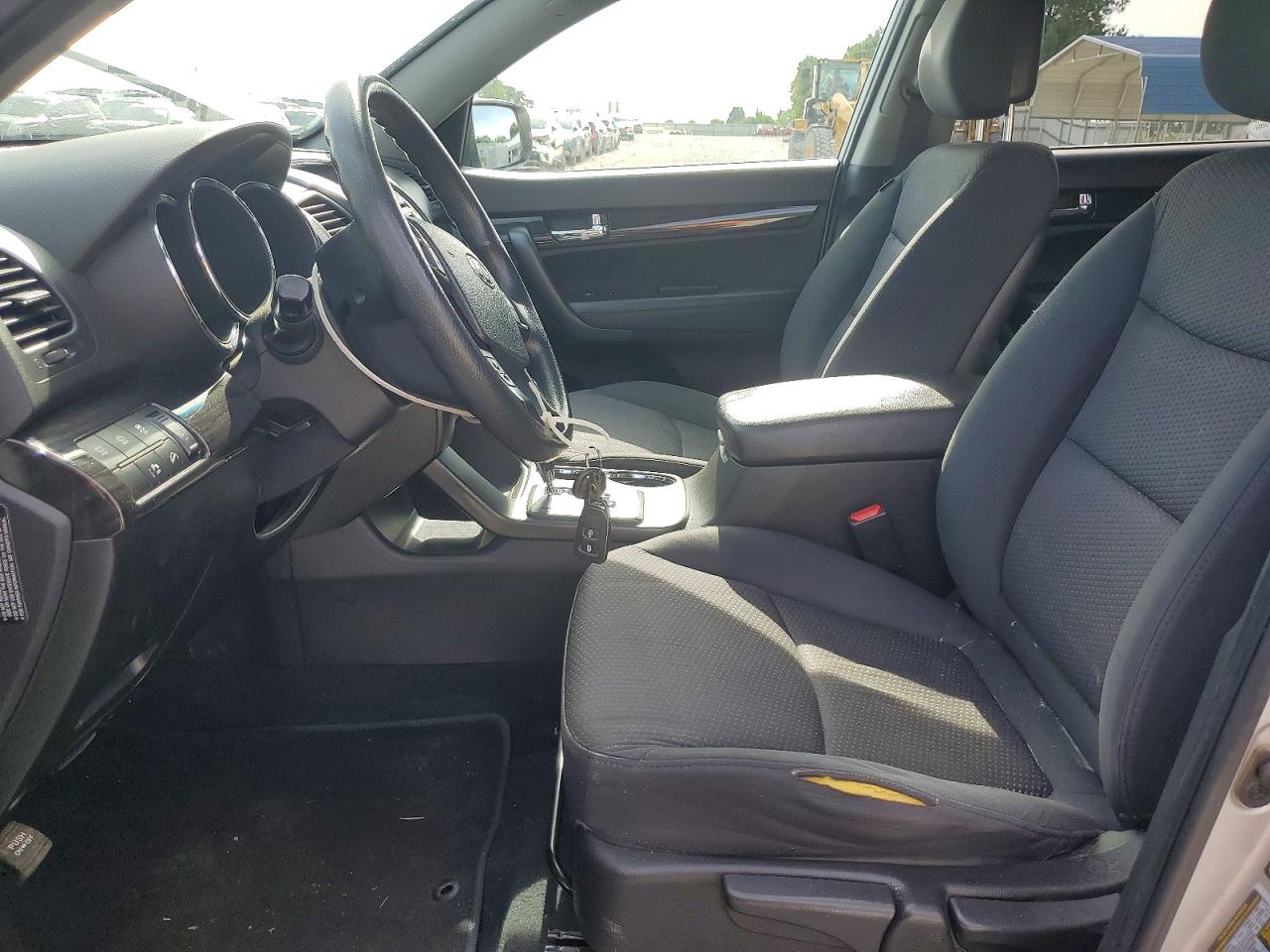 2011 KIA SORENTO LX photo 13
