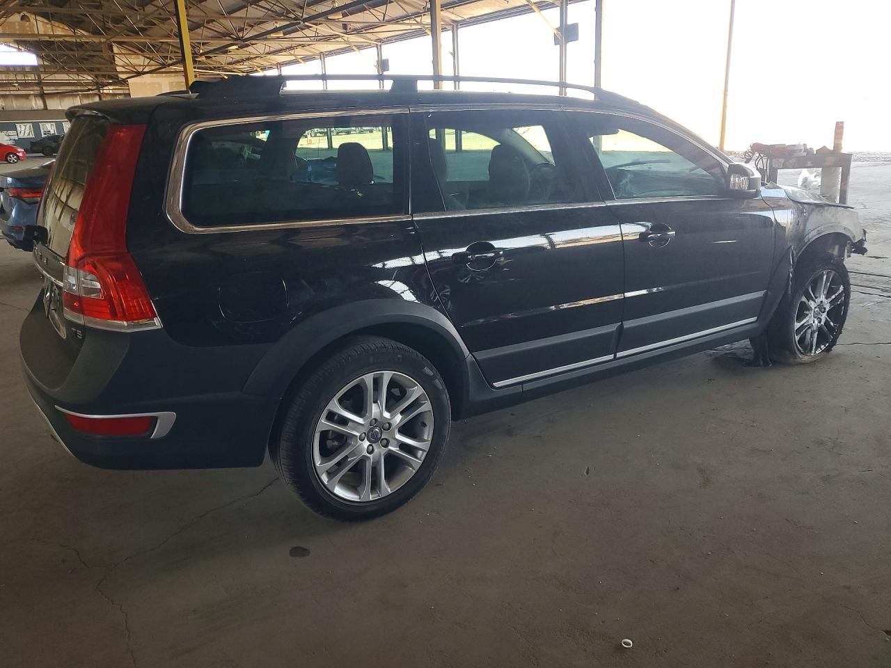 2016 VOLVO XC70 T5 PREMIER photo 3