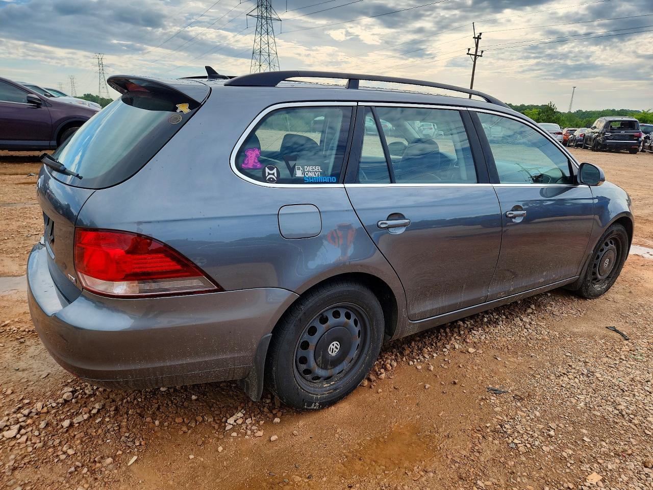 2013 VOLKSWAGEN JETTA photo 3