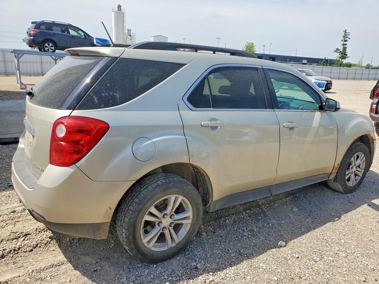 2015 CHEVROLET EQUINOX LT photo 3