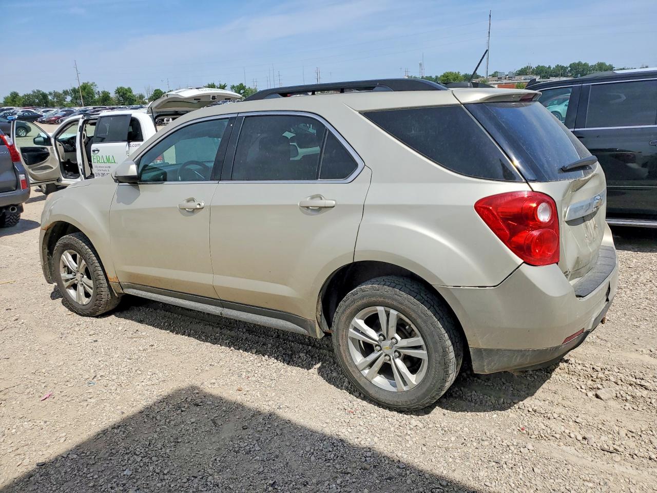 2015 CHEVROLET EQUINOX LT photo 2