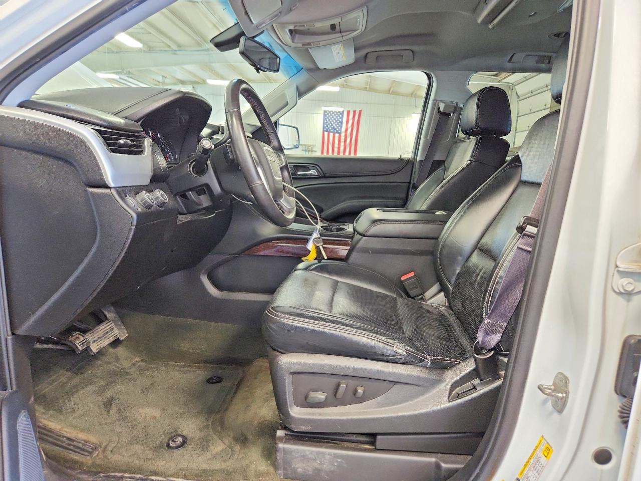 2015 GMC YUKON XL K1500 SLE photo 13