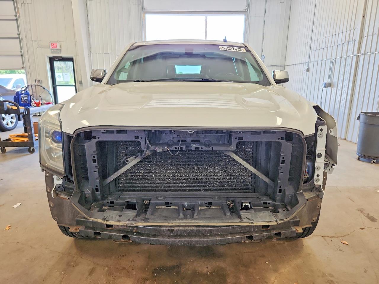 2015 GMC YUKON XL K1500 SLE photo 9