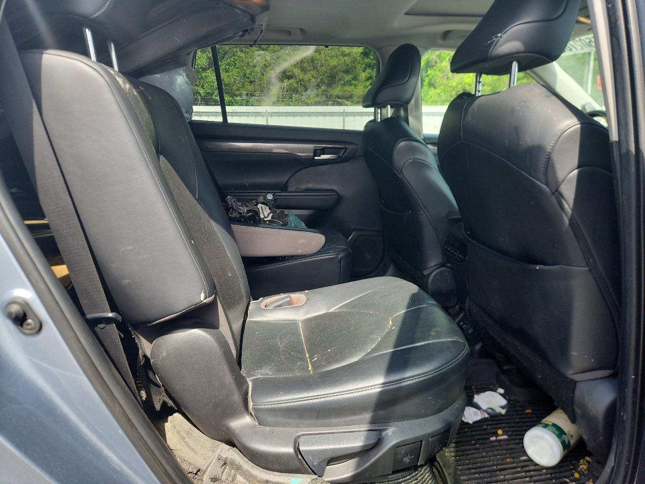2020 TOYOTA HIGHLANDER HYBRID LIMITED photo 31