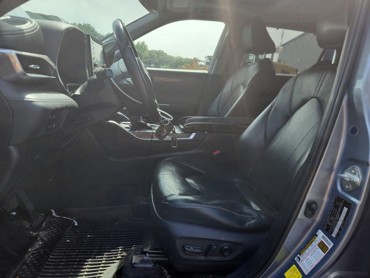 2020 TOYOTA HIGHLANDER HYBRID LIMITED photo 19