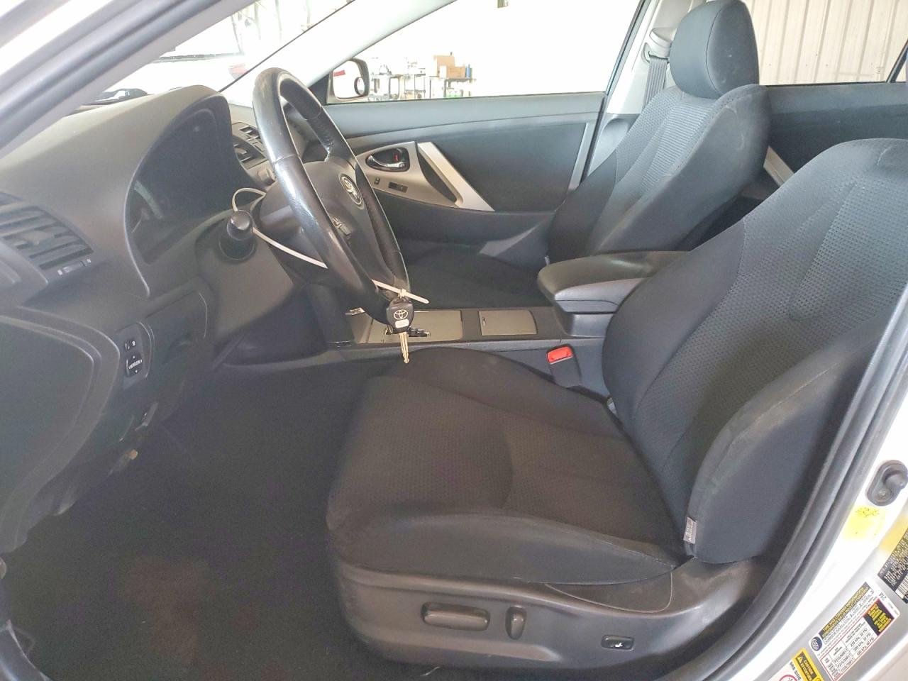 2011 TOYOTA CAMRY SE photo 7