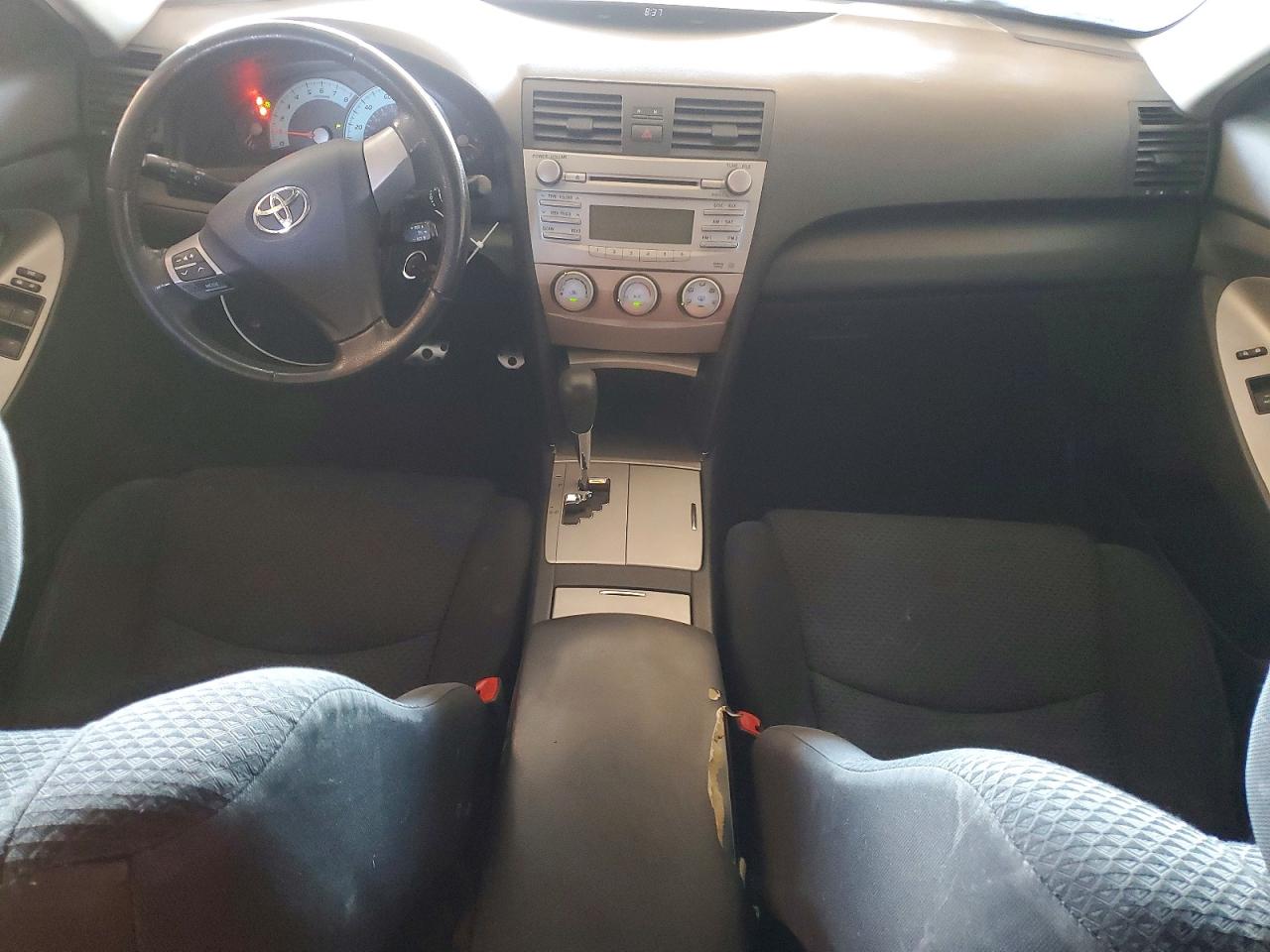 2011 TOYOTA CAMRY SE photo 8